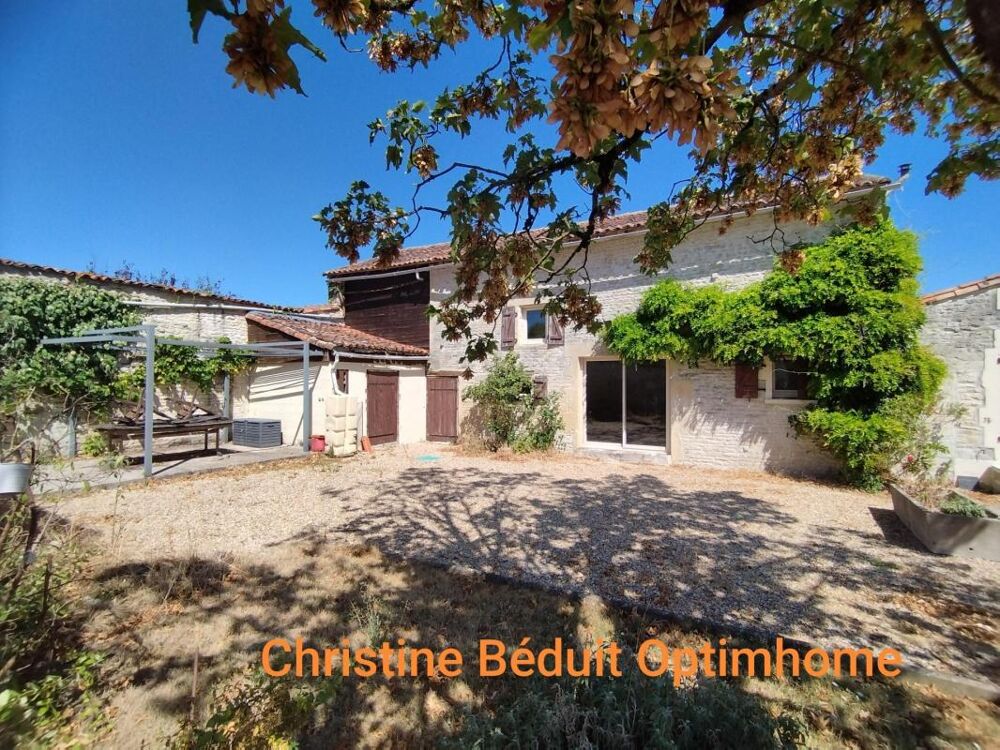 CHARENTE/AIGRE. Maison en pierre rénovée, 3 chambres(poss 4) avec jardin clos 1169 m² (gite ou chambres d'hôtes)