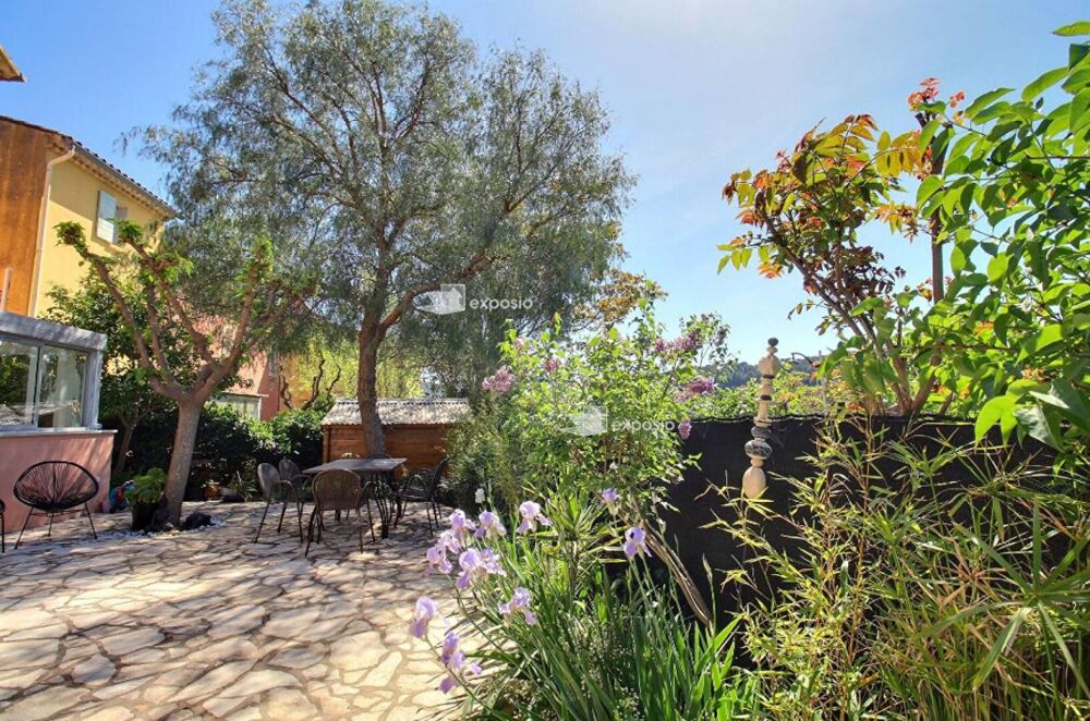 Bas de villa avec jardin - Le Plan du Castellet - 69 m² - 335 000
