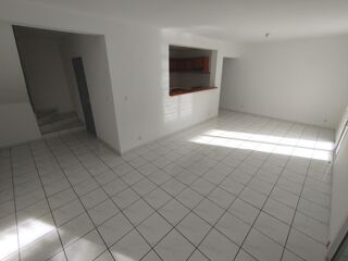  Appartement à louer 4 pièces 92 m²