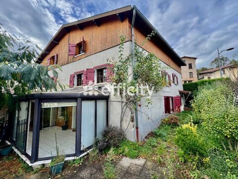   Maison Maison - 7 pi�ce(s) - 165 m�