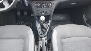 Sandero 0.9 TCe 90 Stepway Explorer - Entretien constructeur 2017 occasion 86100 Chatellerault