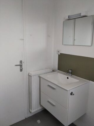  Appartement à louer 2 pièces 40 m²