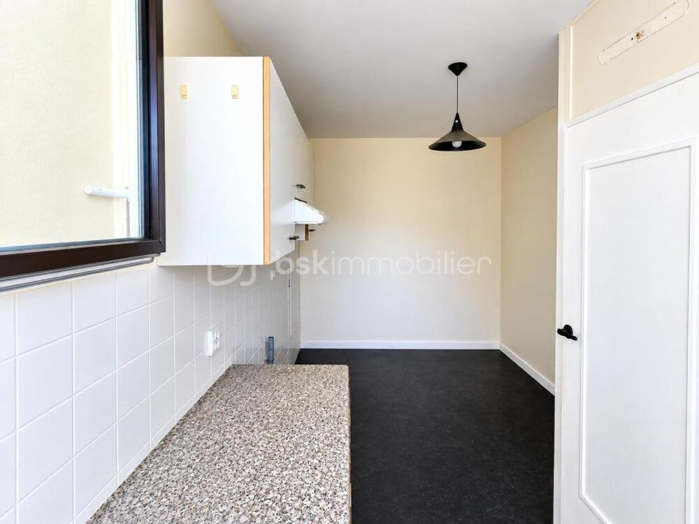 Appartement F3 de 59.61 m², Avon la Butte Montceau, cave et parking