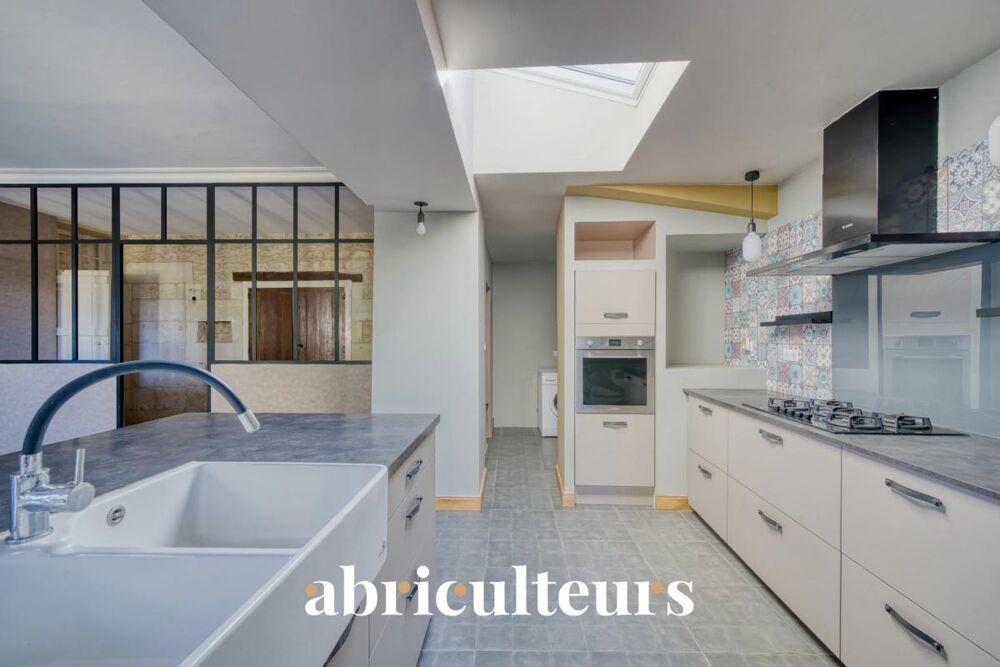 Vente Maison Maison de caractère de 242 m² en vente à Saintes (17100) Saintes