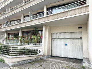  Parking / Garage à vendre 