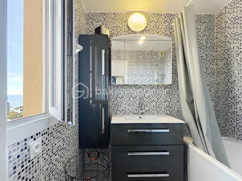 ? Vue imprenable sur létang de Thau  T2 traversant avec loggia et piscine