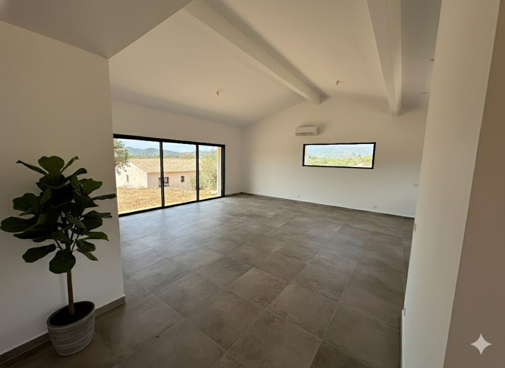 Maison neuve T4 à Ste Lucie De Porto-vecchio 20144 - Corse du Sud