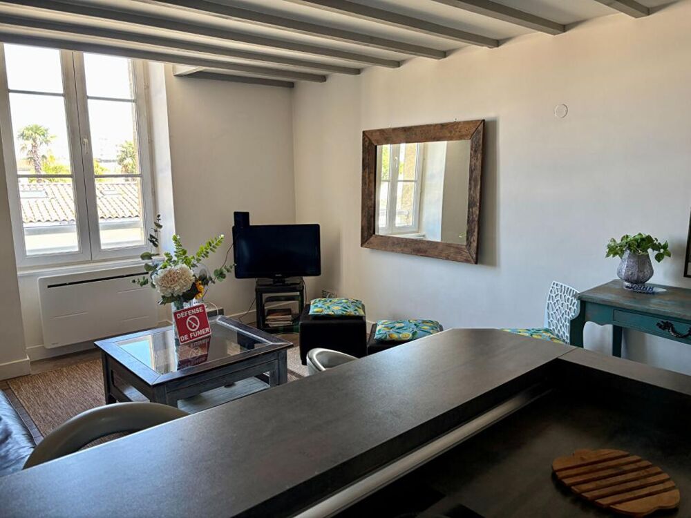Vente Appartement Bordeaux Nansouty  Duplex de charme avec parking, vendu meublé, fort potentiel locatif Bordeaux