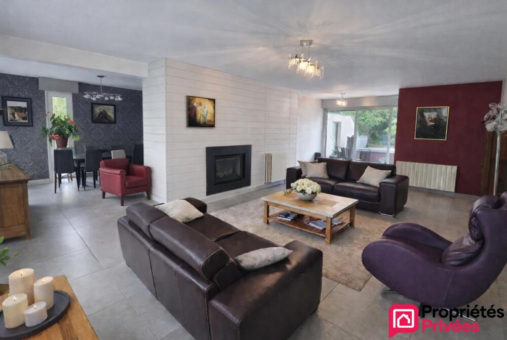 Maison d'Architecte à proximité de Saint-Hilaire-du-Harcouët, 9 pièce(s) 229 m2