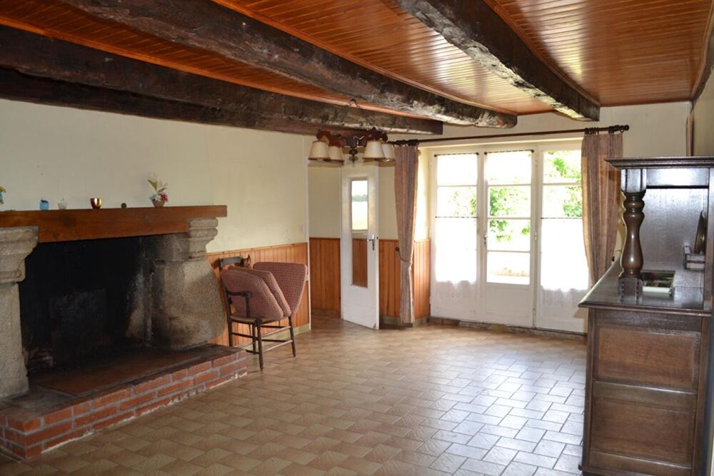ANCIENNE FERME AVEC DÉPENDANCES . FORT POTENTIEL . ENVIRONNEMENT CALME
