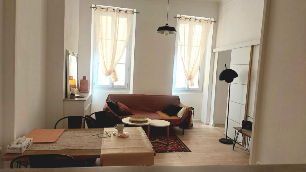 Vente Appartement Marseille T2  meublé 46 m2 Joliette Marseille 2