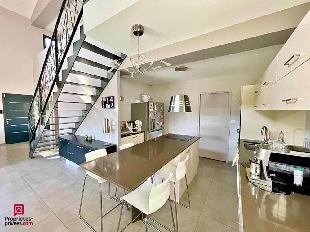 Vente Maison Maison Eysines 6 pièce(s) 170 m2 piscine dépendance double garage Eysines