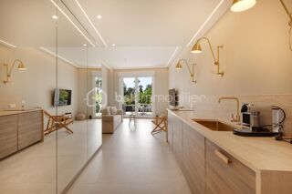 Vente Appartement À VENDRE – F2 CANNES CROISETTE – RÉSIDENCE PRESTIGIEUSE « PALAIS DES DUNES » Cannes