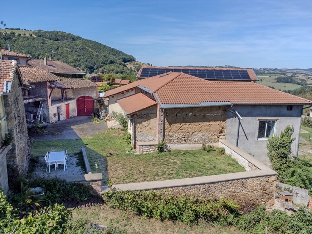 Ferme rénovée 205 m²  6 chambres  terrain 16 000 m²  géothermie  vue  Montromant (69)