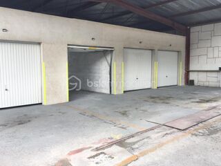  Parking / Garage à vendre 160 m² Cluses