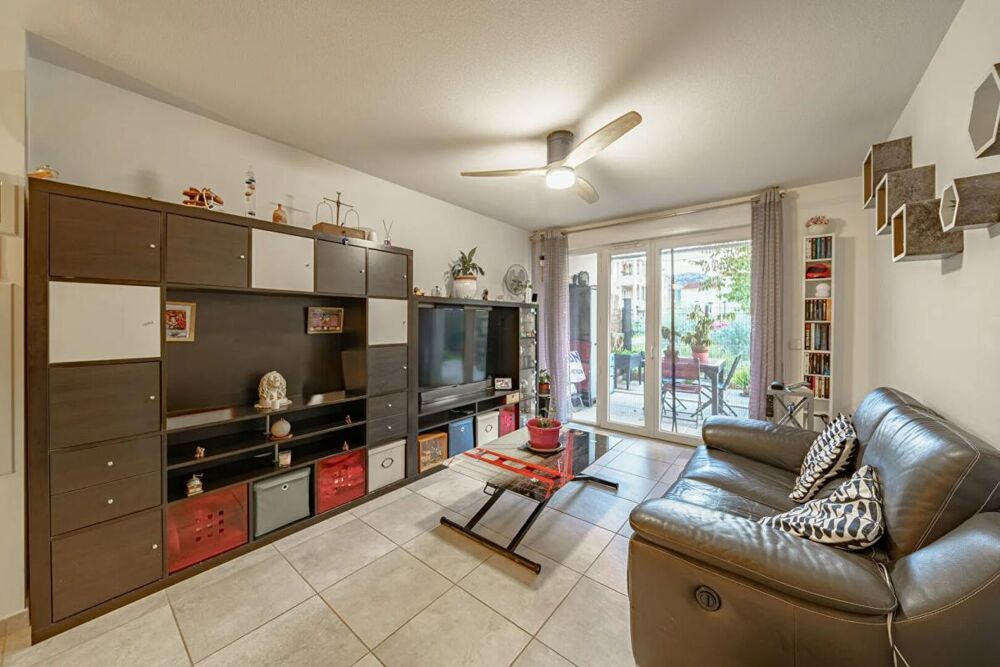 Appartement Le Castellet 2 pièce(s) en rez de jardin 41.85 m2 avec parking en sous sol