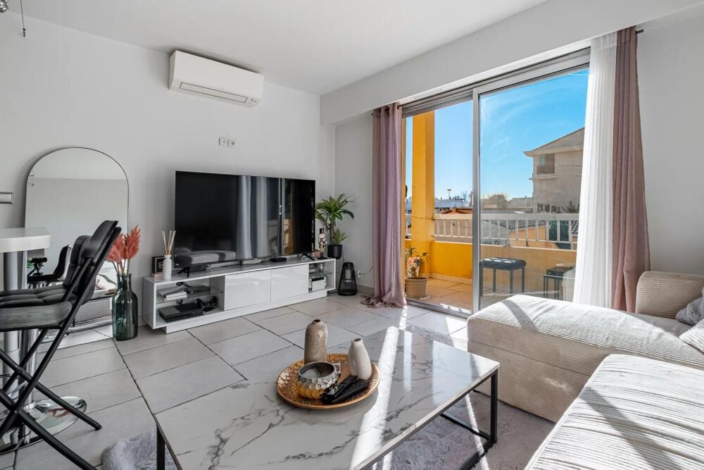Appartement en vente de 44 m² à Fréjus, locataire en place