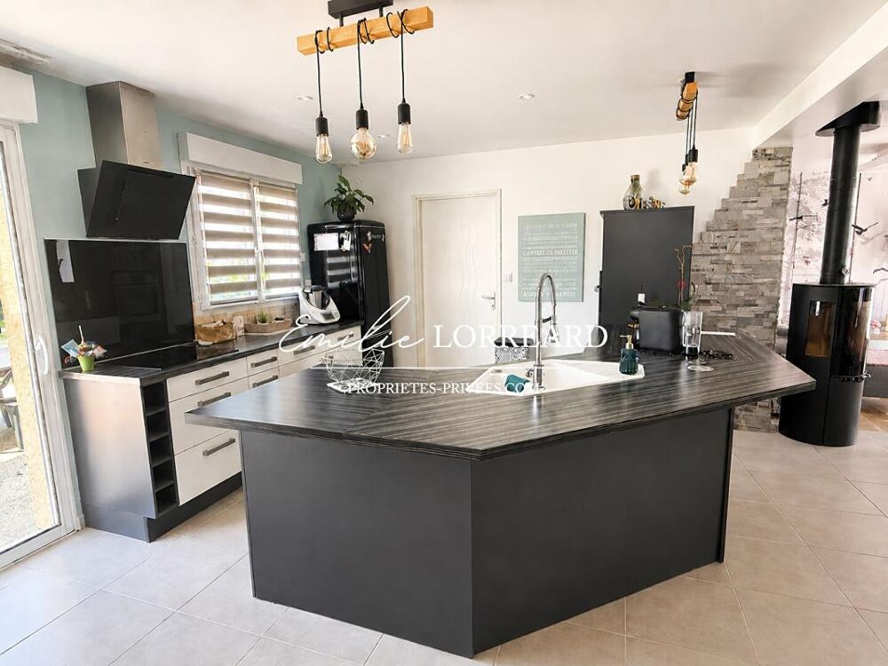 Vente Maison Maison Ecommoy 7 pièce(s) 160 m2 Ecommoy