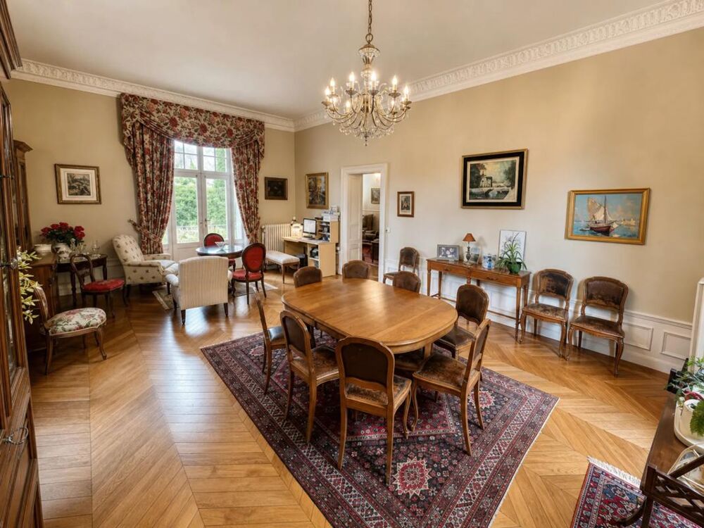 Maison de maître 360 m² à Saint-Just-en-Chaussée