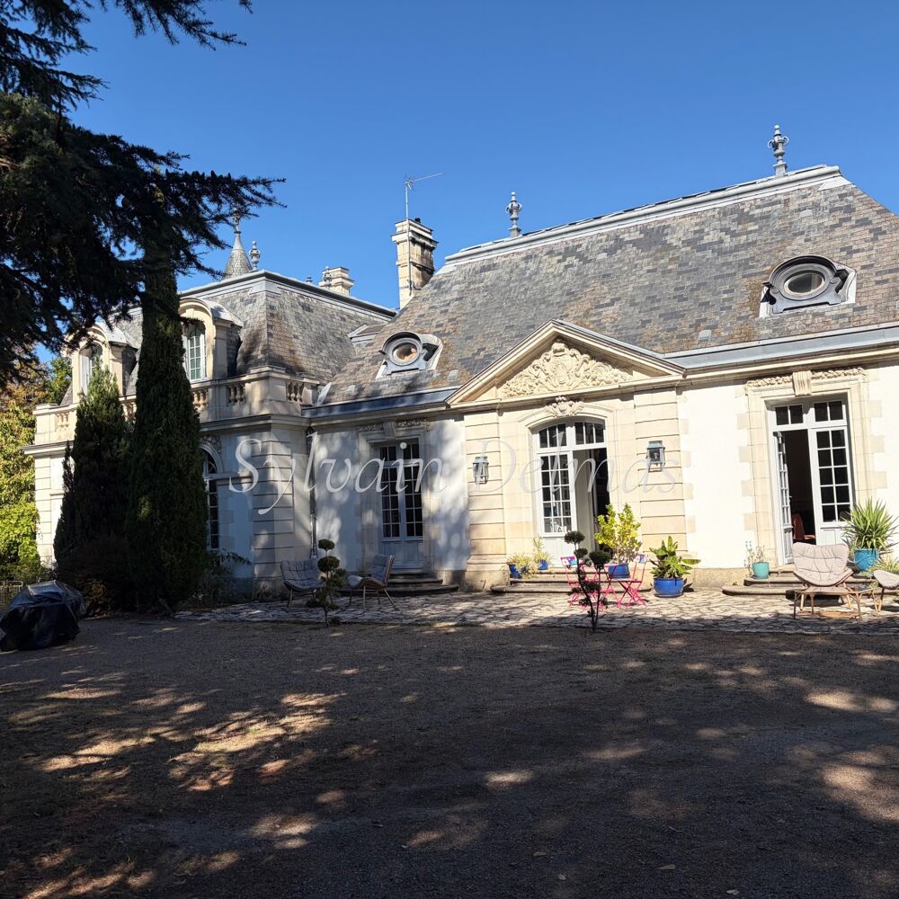à vendre  Propriété/château Saint-Avertin (37550)