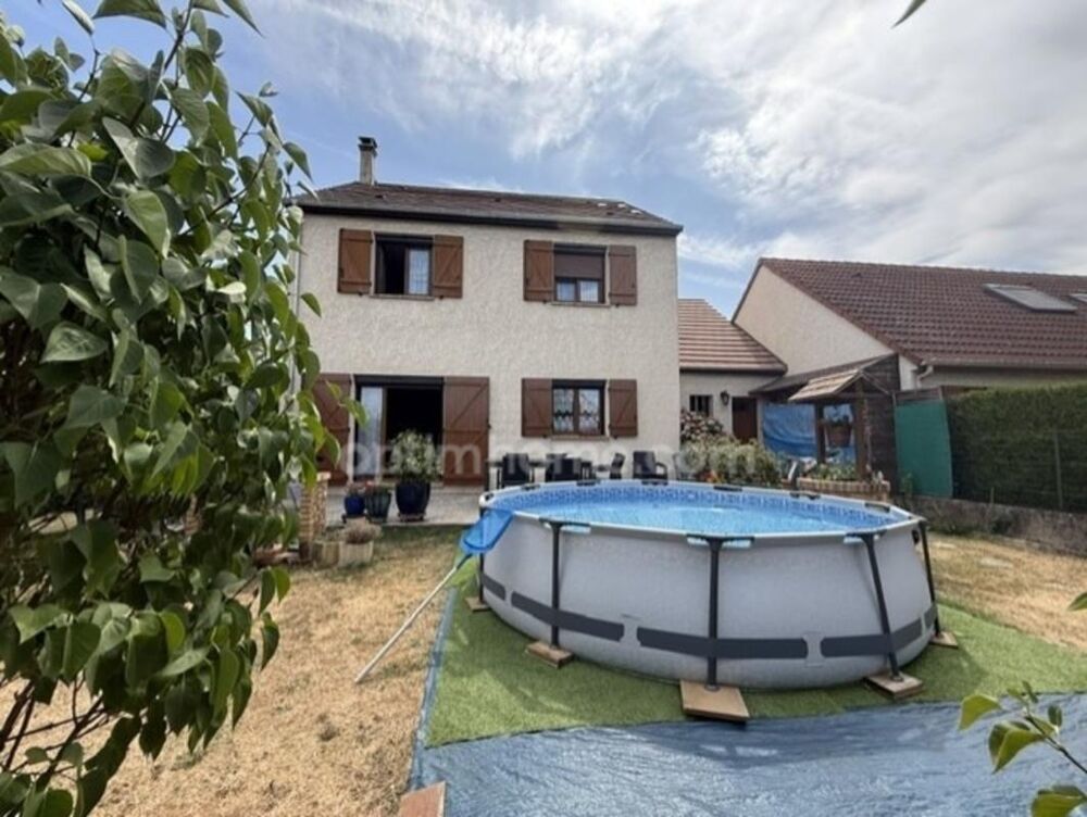 LIMOURS  Belle maison familiale de 130 m² avec 4 chambres, au calme, avec garage et jardin