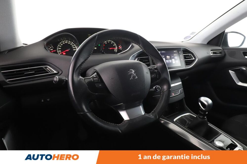 308 1.2 PureTech Allure 130 ch 2017 occasion 92130 Issy-les-Moulineaux