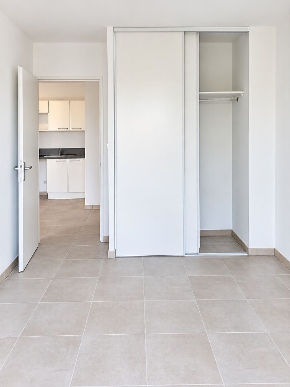 Location Appartement T2 avec terrasse, jardin et parking à COGOLIN Cogolin