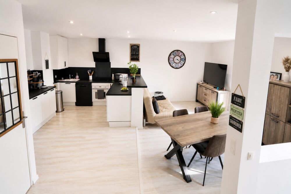 Appartement rénové 3 chambres ? 94 m² au sol ? Proche centre-ville