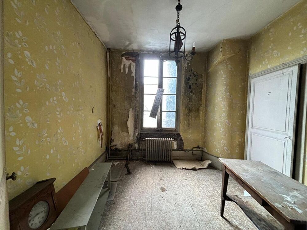 Vente Immeuble Immeuble Nevers 298m2 - A rénover - Local commercial et appartements - centre ville Nevers