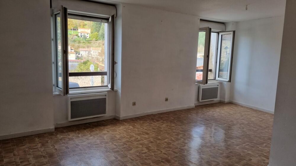 Vente Immeuble SOUS COMPROMIS Dunières Centre 43220 immeuble pas de porte, trois appartements Dunieres