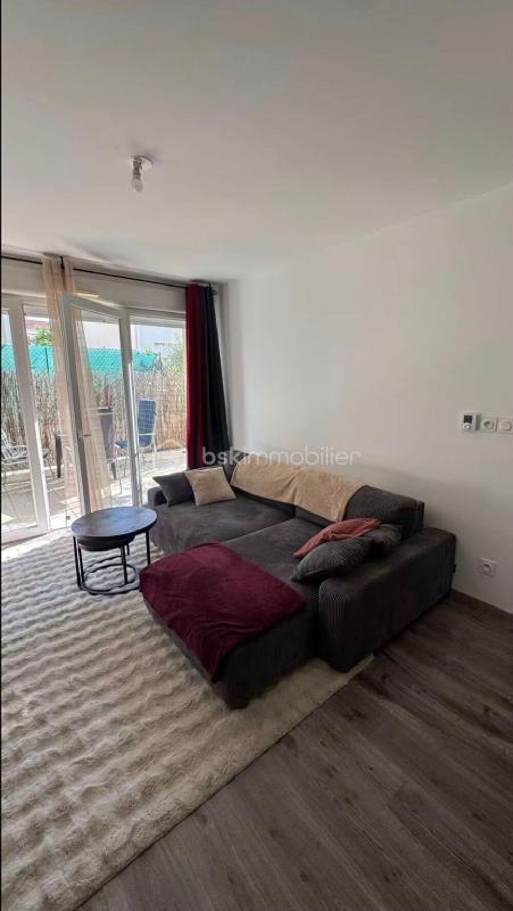 Location Appartement Charmant appartement moderne avec terrasse et parking privatif ! Grans
