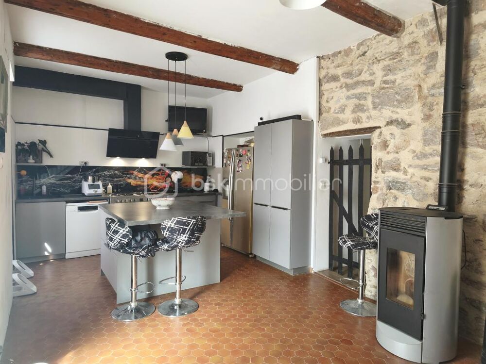 Maison de caractère de 179 m² avec suite indépendante bien-être, garage et patio  Faugères