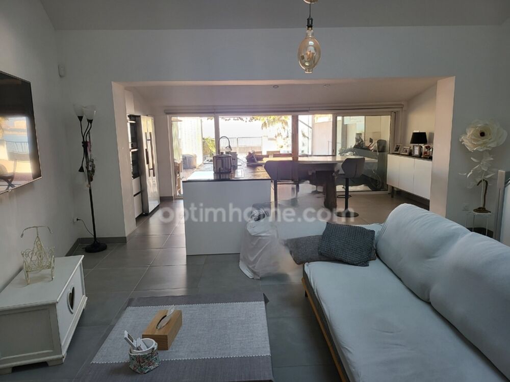 Vente Maison Port-de-Bouc : Maison Rénovée 80m² avec dépendance aménagée en tudio Indépendant, Vue Mer et Spa ! Port de bouc