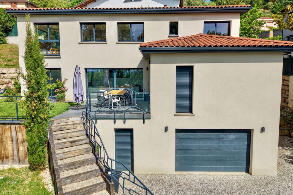 Maison contemporaine 7 pièces  Piscine  Hauteurs de Miribel  À 20 minutes de Lyon