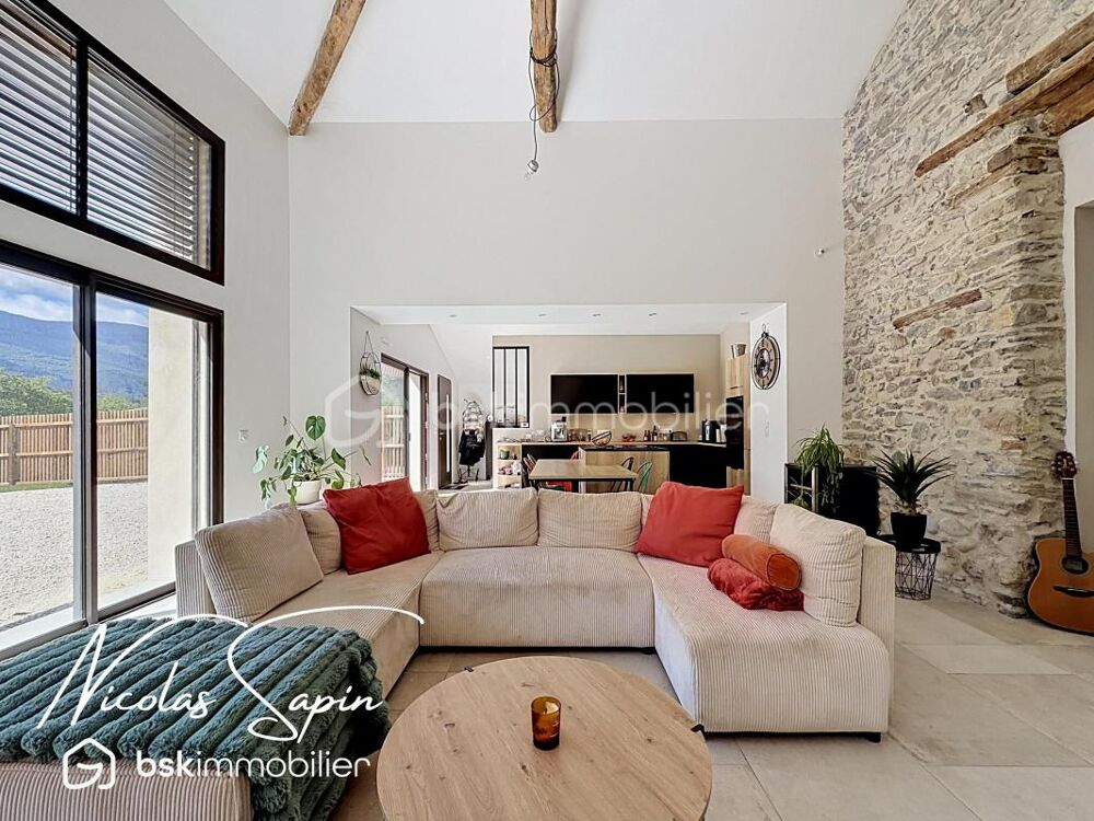 Maison en pierre rénovée de 167m2