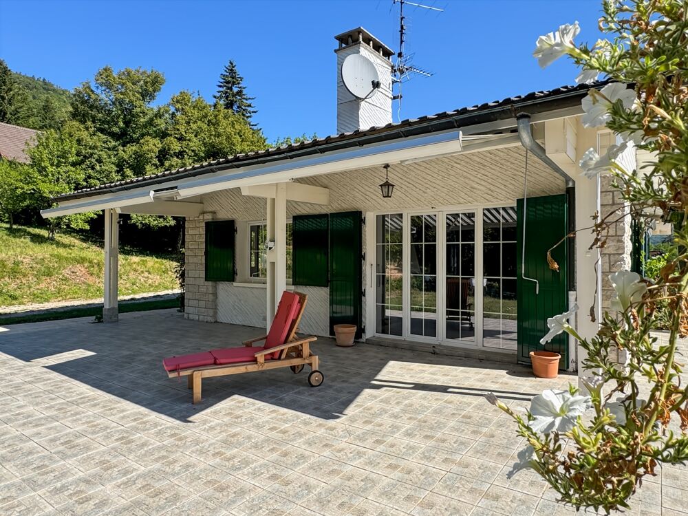 Chalet dexception de 5 chambres sur les hauteurs de Gex  Vue panoramique sur le lac Léman