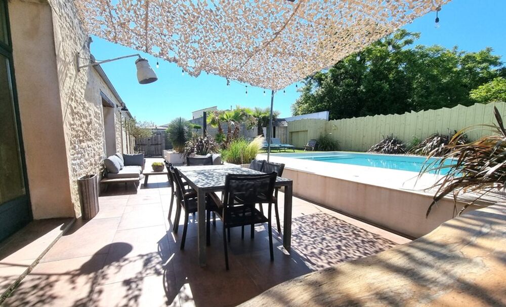Vente Maison Maison charentaise de plain-pied avec piscine 154 m² Proximité La Rochelle (17) Croix chapeau