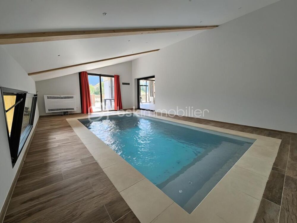 Vente Chalet **À VENDRE – Magnifique chalet de standing à proximité immédiate des pistes de ski** AVEC PISCINE Allos