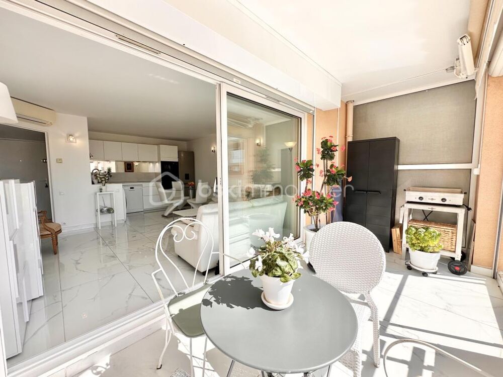 Vente Appartement GOLFE JUAN - 2 PIÈCES RÉNOVÉ CLÉ EN MAIN – TERRASSE 15m2 VUE MER - PISCINE - PORT ET PLAGES Golfe juan