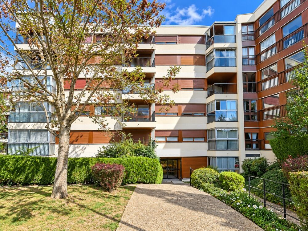 Appartement à vendre 4 pièces LE CHESNAY (78)100m²-3 chambres-Loggia-Balcon-Parking-cave