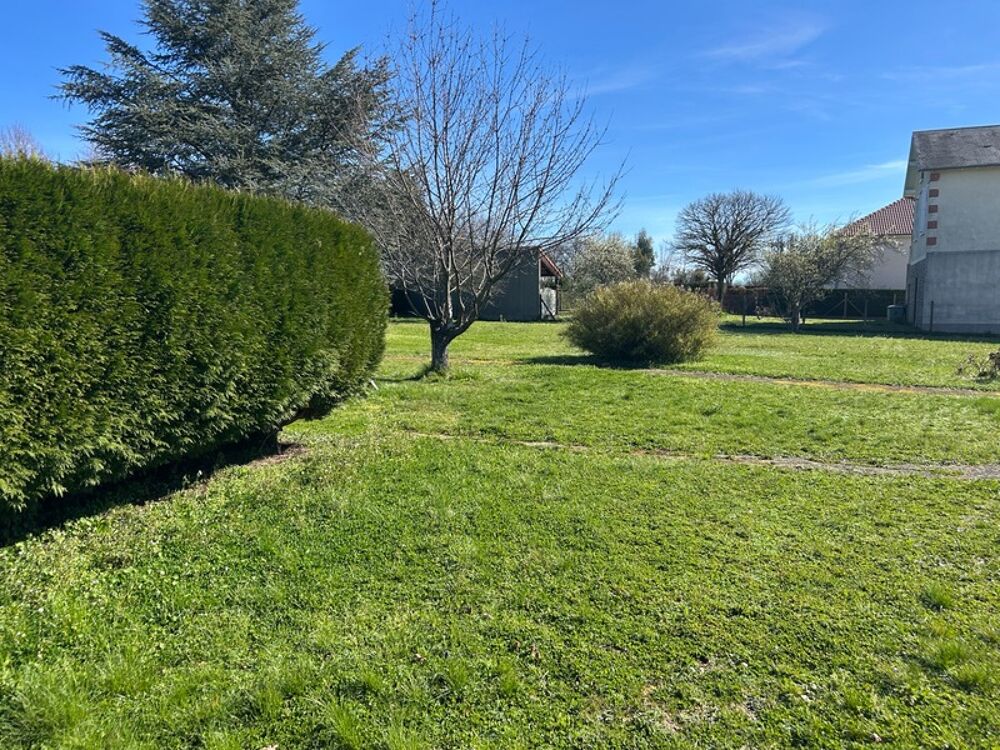 maison de plain-pied située à Chateauponsac (87290), implantée sur un terrain de 2180m² clos