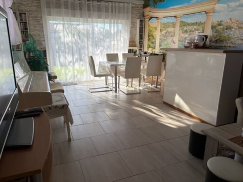 Vente Villa L'AIGUILLON SUR MER (85) PROCHE DU PLAN D'EAU VILLA ATYPIQUE BORD DE MER POSS 2 HABITATIONS AVEC JARDIN L aiguillon sur mer