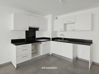  Appartement à louer 3 pièces 75 m²