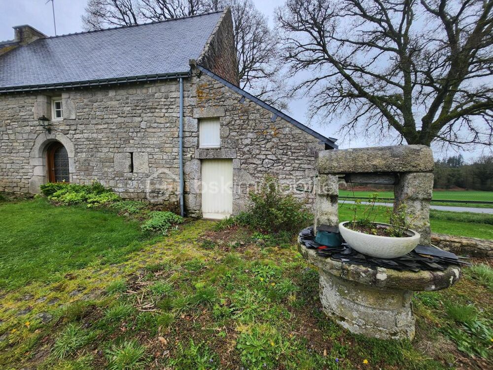 ensemble immobilier en pierre de 187 M2 à GUERN
