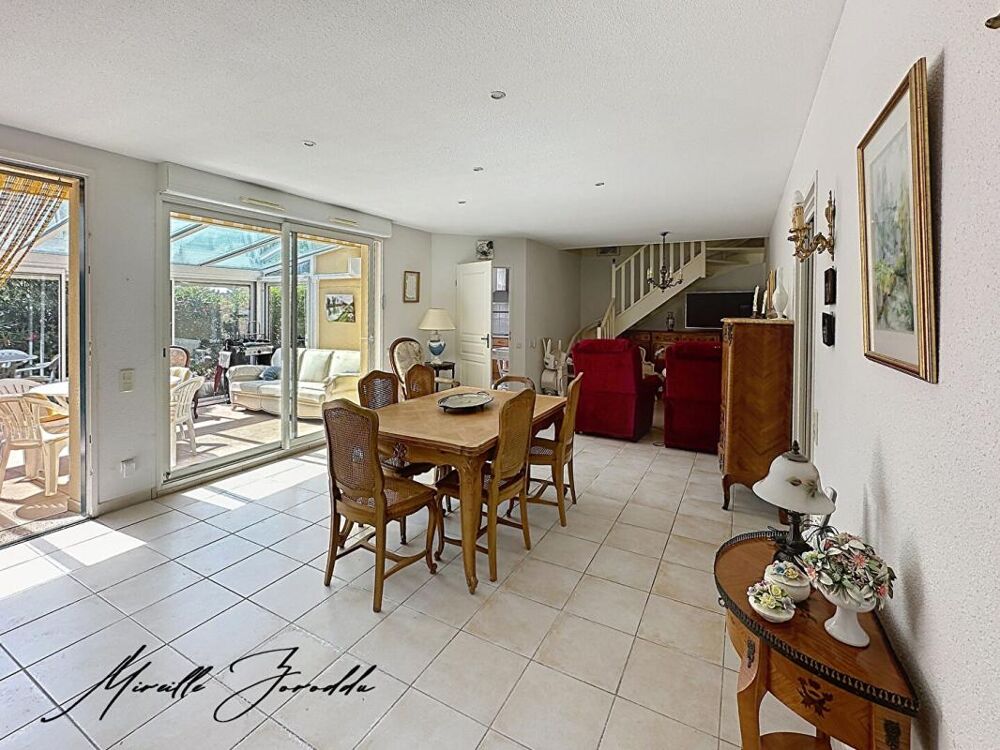 A VENDRE VILLA Jonquieres Saint Vincent 4 piéces de 124m² avec véranda, parking