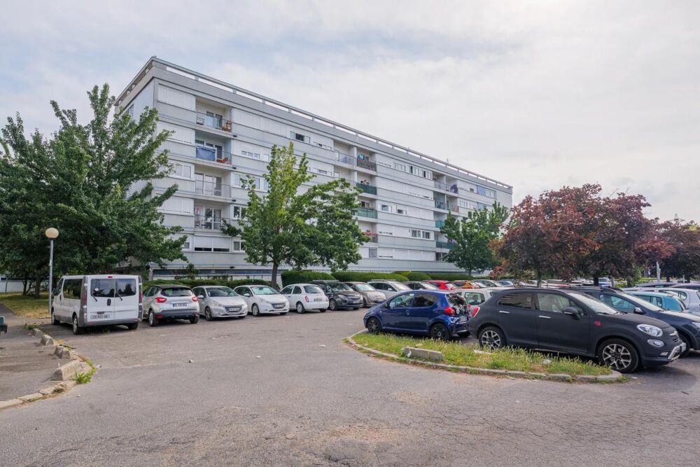 Appartement de 5 pièces de 90 m² à Gagny avec balcon et cave