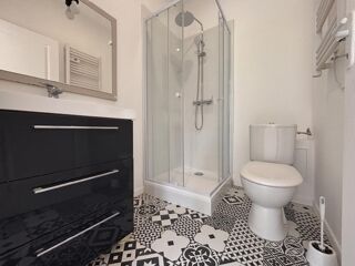  Immeuble à vendre 14 pièces 300 m²