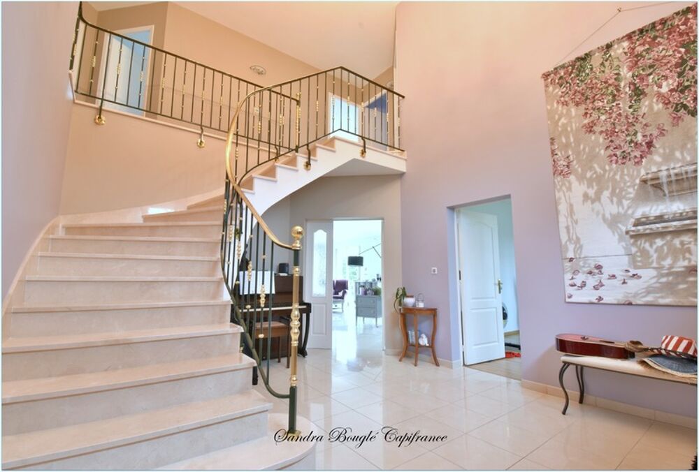 Maison à vendre 9 pièces avec 5 chambres à LAVAL (53)