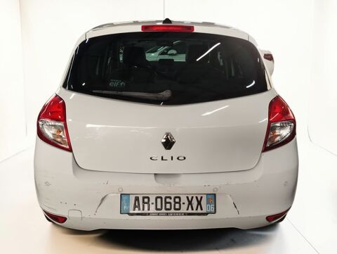 Clio III 1.6 110 EXCEPTION TOMTOM BA 5P 2010 occasion 06640 Saint-Jeannet