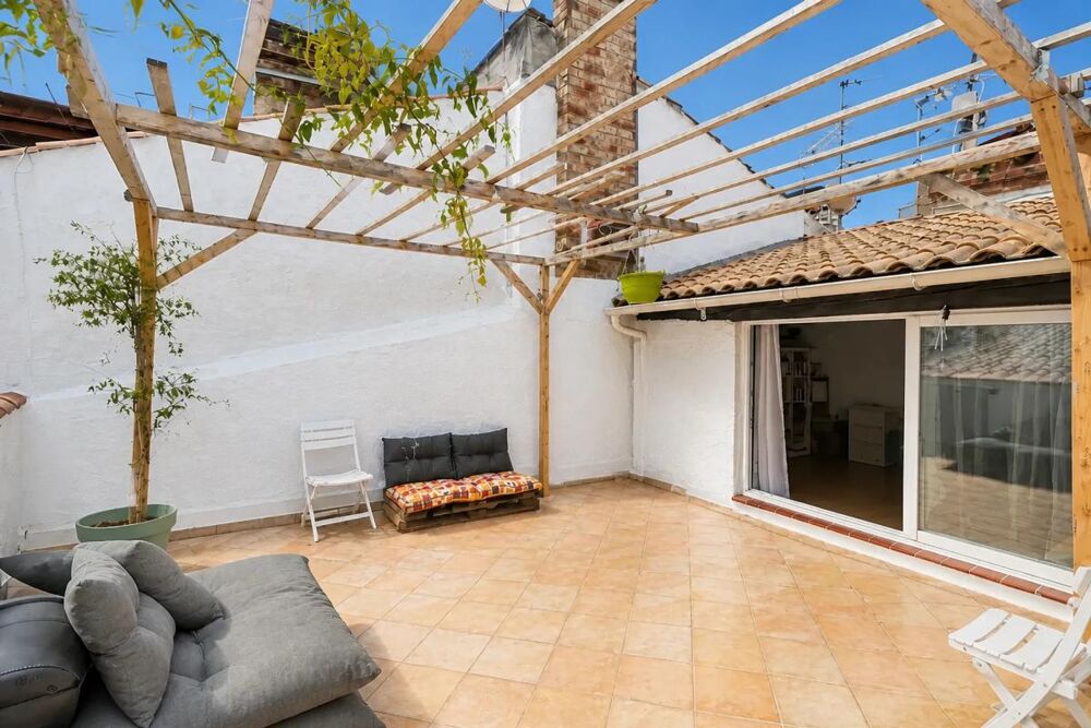 OLLI?ULES  MAISON DE VILLAGE RÉNOVÉE AVEC TERRASSE TROPÉZIENNE